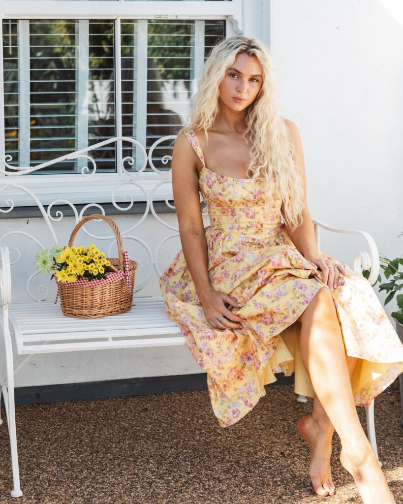 Lucie Donlan: Biography, Age, Career & Net Worth 2025