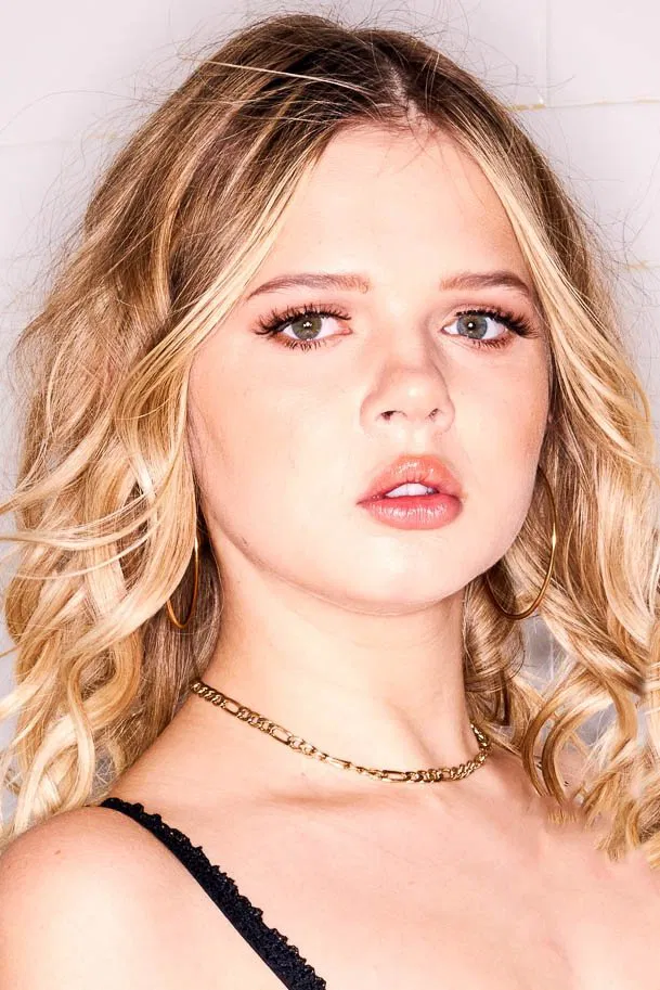Coco Lovelock: Complete Bio, Age, Career & Net Worth 2025