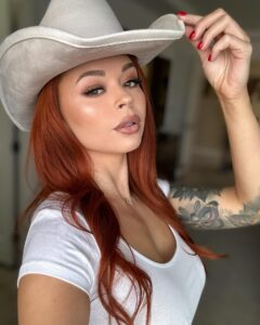 Sinatra Monroe: Age, Career, Boyfriend, Net Worth & Life Story